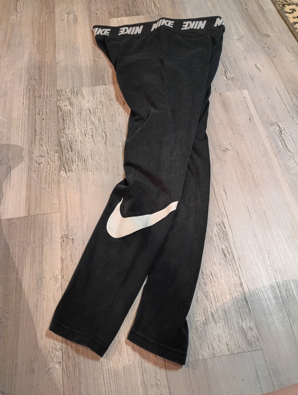 Nike - Picture 3 of 6